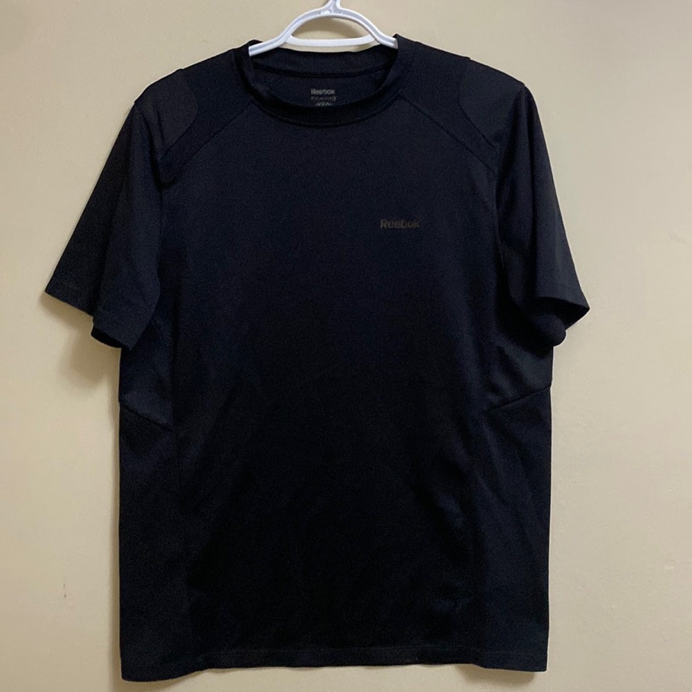 Reebok Men’s short sleeve t shirt (M) in Black